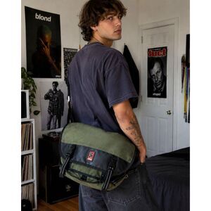 CHROME Industries Black Green Crossbody Messenger Buckle Bag  Mens Size Medium